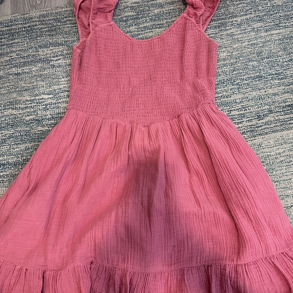 American Eagle Outfitters Dresses & Skirts - American Eagle Outfitters Pink Ruffled Dress